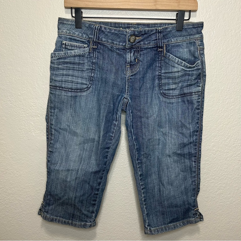 American Eagle Low Rise Bermuda Jean Shorts Size 4 Y2K Medium Wash